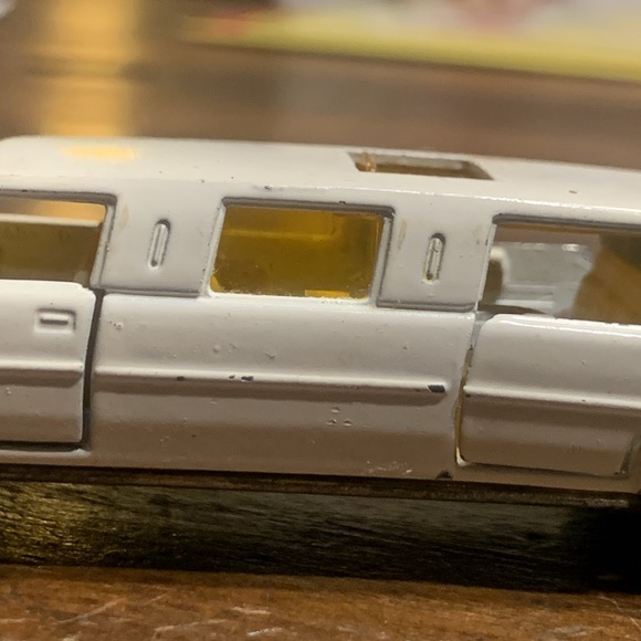 1985 CADILLAC LIMOUSINE MAJORETTE FRANCE 1/58 Number 339 - Picture 2 of 15